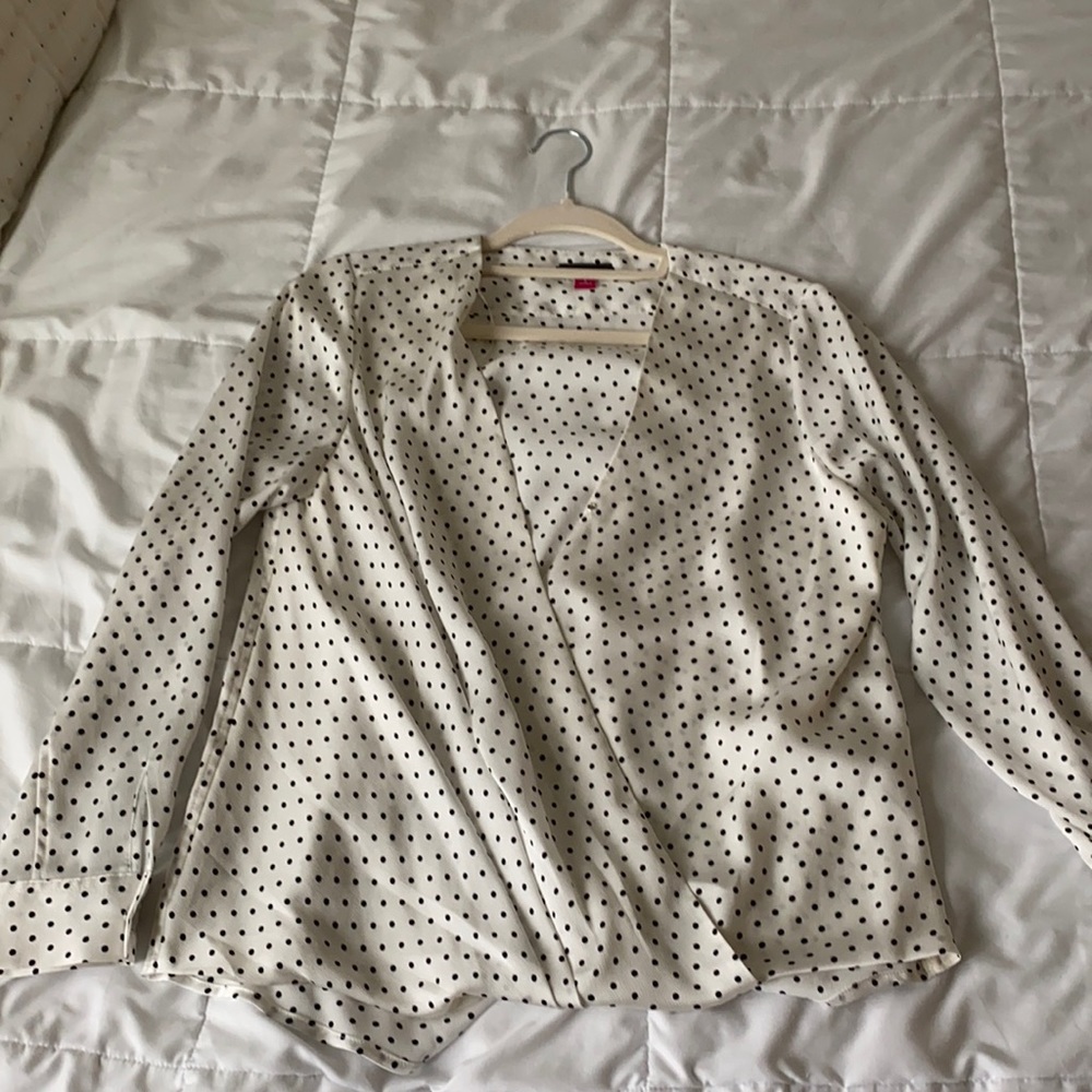 Vince camuto polka dot blouse